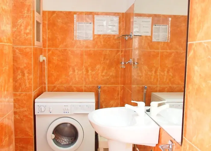 Miramar 31b Roses