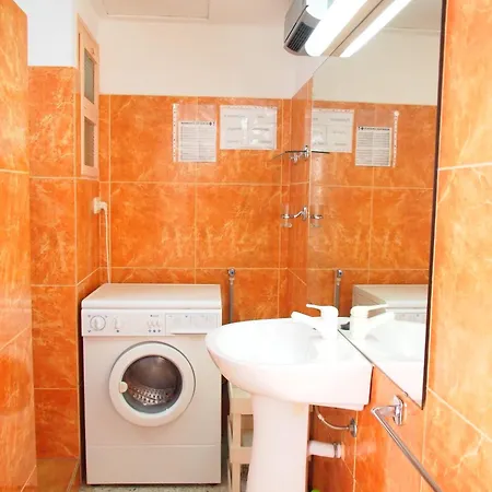 Miramar 31b Roses